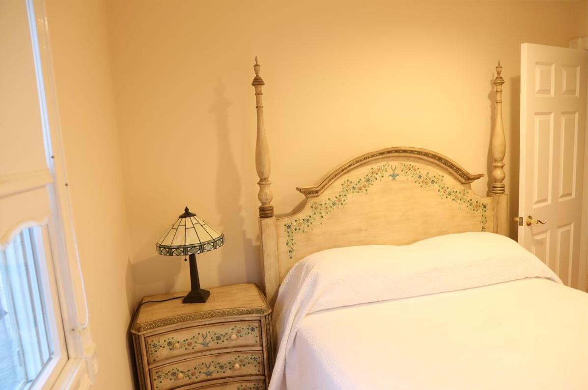 By The Sea Guests Bed & Breakfast And Suites Dennisport Room photo
